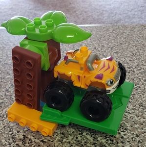 Mega Bloks Stripes Jungle Stunt set